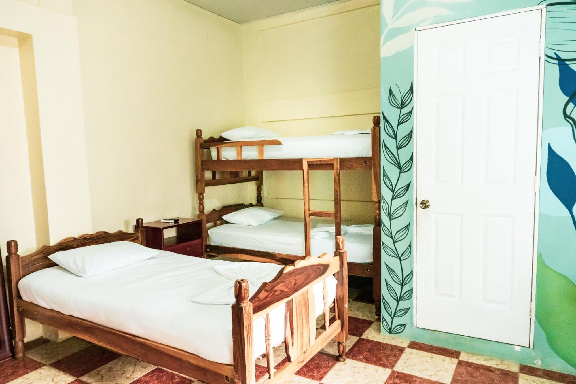 Hostal Eden Moyogalpa Exterior photo