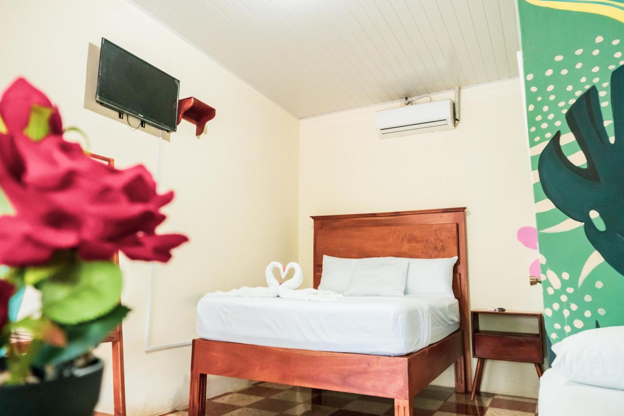 Hostal Eden Moyogalpa Exterior photo
