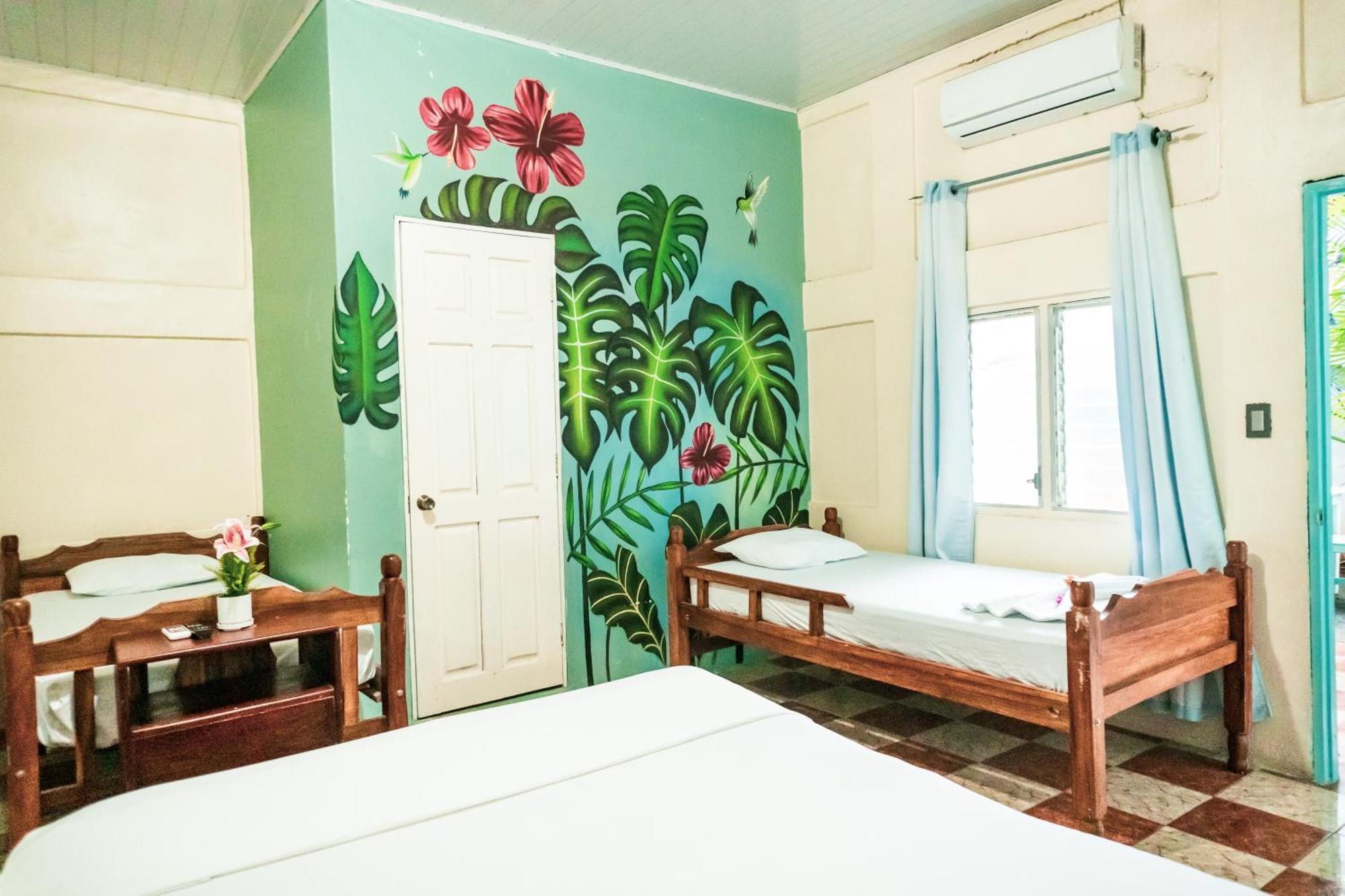Hostal Eden Moyogalpa Exterior photo