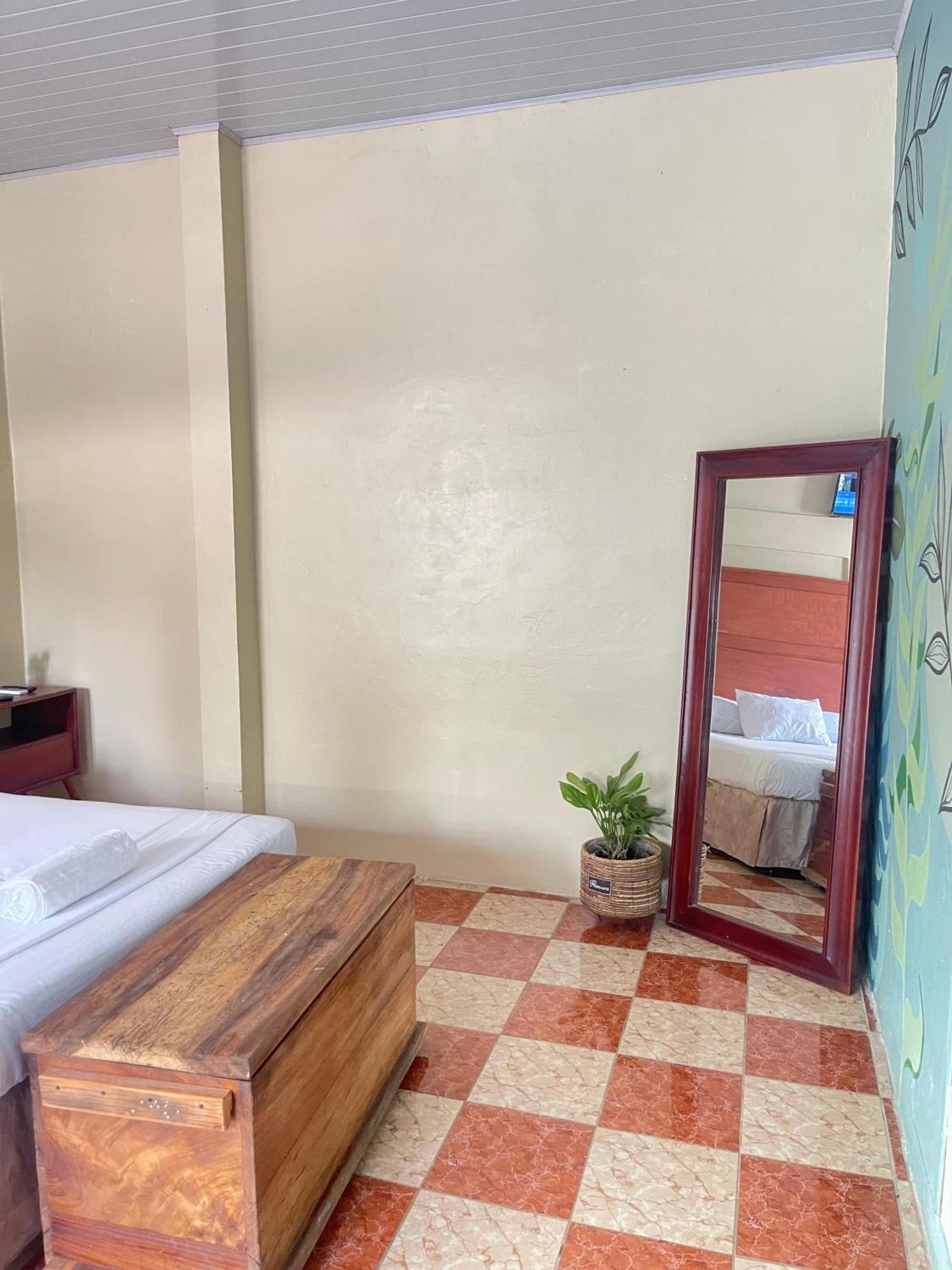 Hostal Eden Moyogalpa Exterior photo
